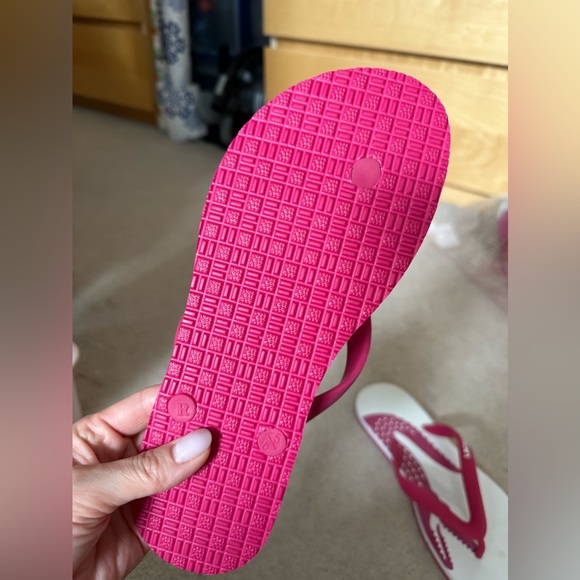 Lacoste flip flops - Picture 3 of 3